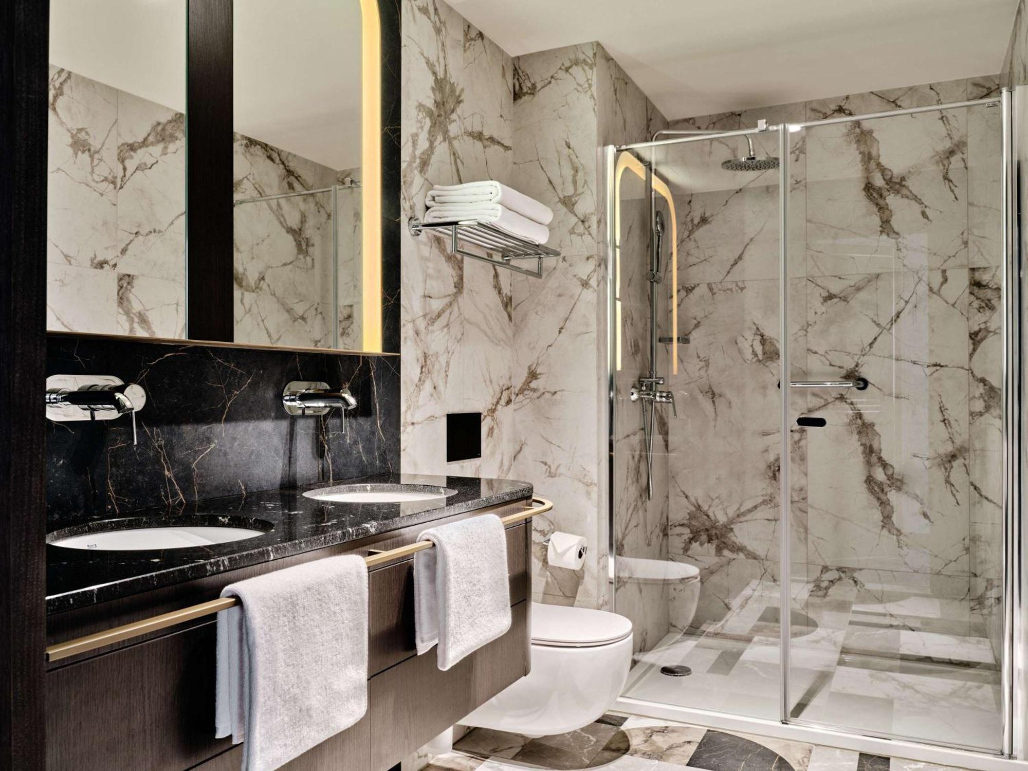 The Crown Center - Handwritten Collection Accor Hotel 4*